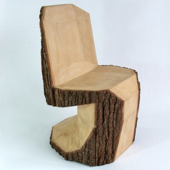 Цікавий варіант дерев'яних меблів - рубані аксесуари для дачі!
