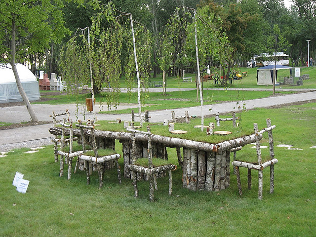 Декоративна дачні меблі з дерева своїми руками - це просто!