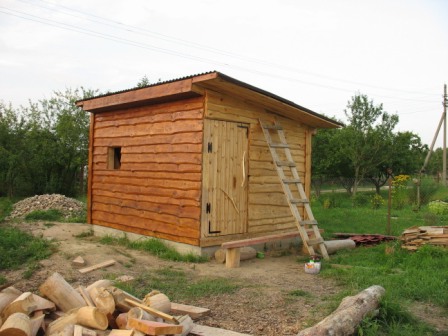 Дерев'яний сарай на дачі своїми руками: швидка побудова необхідного споруди