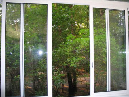 Красиві і практичні розсувні вікна для дачі добре підходять для теплого клімату