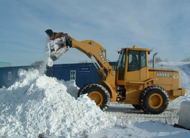 Капітальна і масштабна прибирання снігу та льоду на дачній ділянці із залученням спеціальних служб