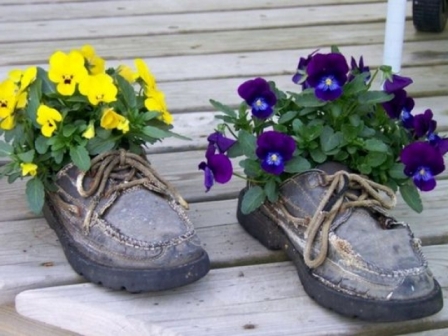 Оригінальні горщики для квітів з черевиків і чобіт