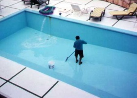 Методи очищення та дезінфекції води в басейні