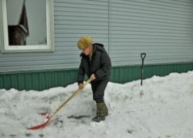 Якісна прибирання снігу на дачі